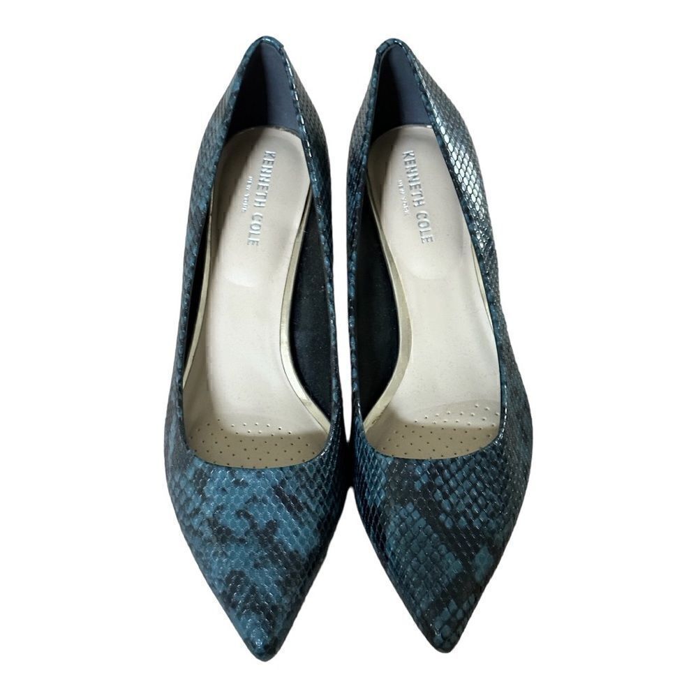 Kenneth Cole New York Morgan Kitten-Heel Pumps in the Size 9.5M in Ocean Snake